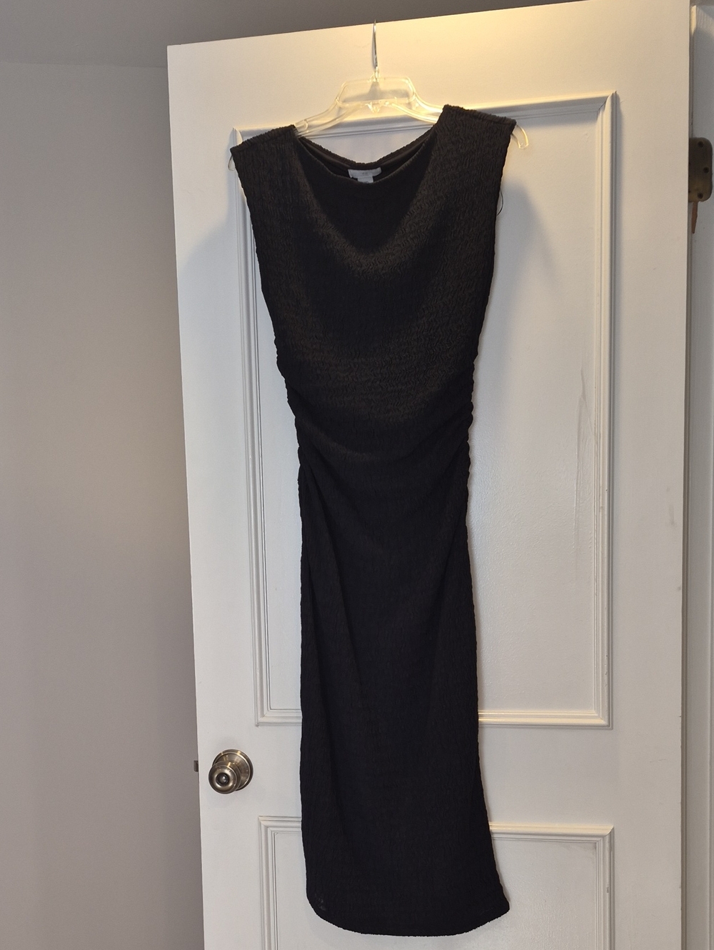H&M Black Sleeveless Midi Dress